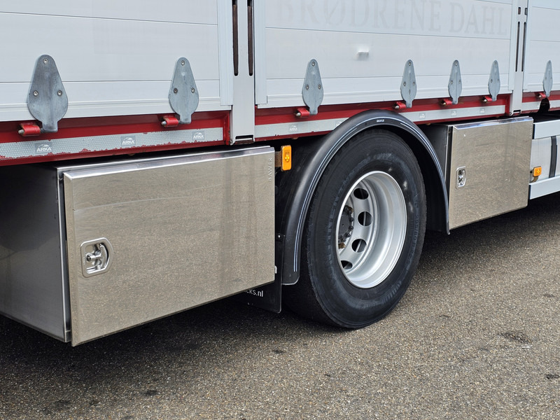 Platós teherautó, Darus autó Volvo FM 330 4x2 / EFFER 12.5 t/m CRANE / KRAN: 15 kép.