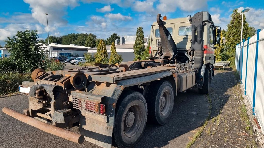 Atlas Abrollkipperaufbau 3 Achser - Horgos rakodó teherautó: 2 kép. Atlas Abrollkipperaufbau 3 Achser - Horgos rakodó teherautó: 2 kép.
