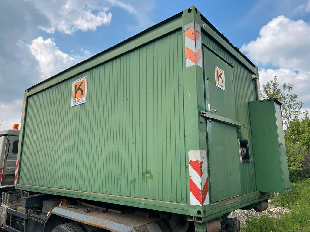 Büro Container mit Heizung Licht Tisch Schränke - Emelőhorgos/ Konténerszállító rendszer: 4 kép. Büro Container mit Heizung Licht Tisch Schränke - Emelőhorgos/ Konténerszállító rendszer: 4 kép.