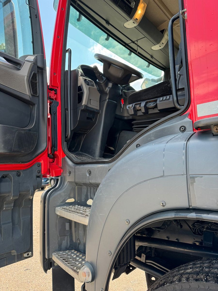 Billenőplatós teherautó MAN 35.470 8X4 Kipperfahrgestell Reifen 12 X NEU Top: 7 kép.