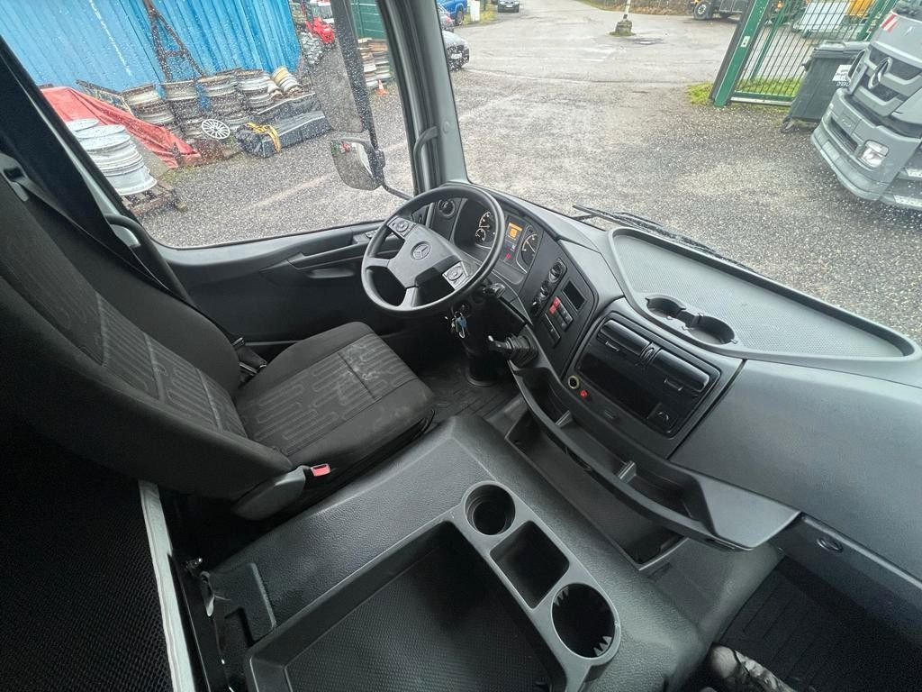 Mercedes-Benz 1324 4X2 Koffer Plane 6 to. Hebebühne Mercedes-Benz 1324 4X2 Koffer Plane 6 to. Hebebühne - Ponyvás teherautó: 3 kép. Mercedes-Benz 1324 4X2 Koffer Plane 6 to. Hebebühne Mercedes-Benz 1324 4X2 Koffer Plane 6 to. Hebebühne - Ponyvás teherautó: 3 kép.