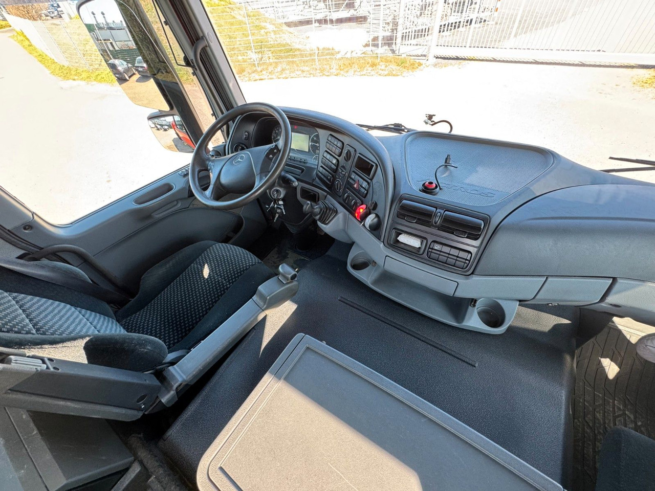 Billenőplatós teherautó Mercedes-Benz 1844 4x4 Meiller 3S Bordmatik Palfinger PK16001K: 18 kép.