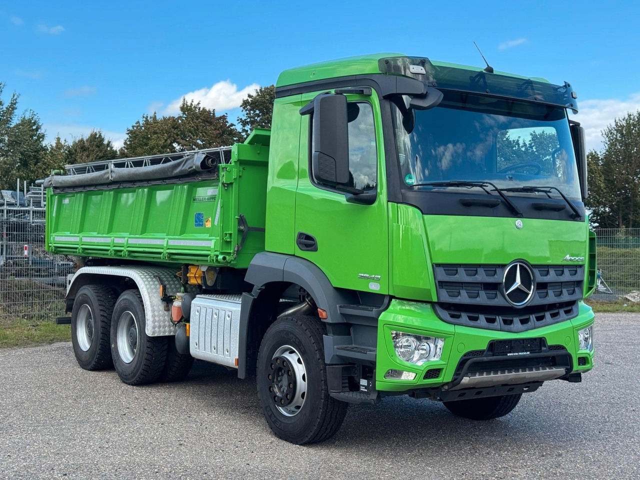 Mercedes-Benz 2643 6X4 Meiller 3 S. Bordmatik Top Zustand - Billenőplatós teherautó: 5 kép. Mercedes-Benz 2643 6X4 Meiller 3 S. Bordmatik Top Zustand - Billenőplatós teherautó: 5 kép.