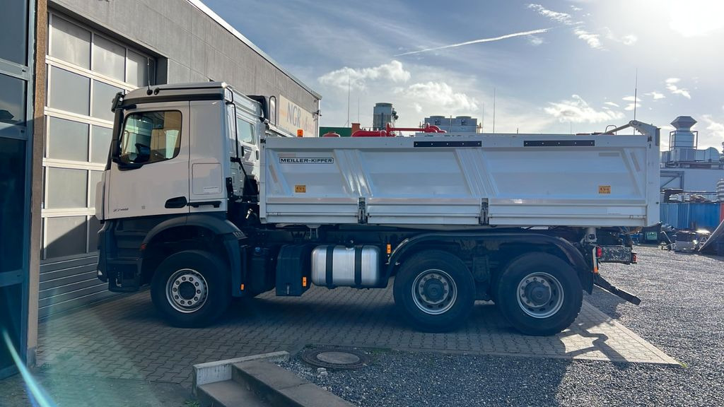 Mercedes-Benz 2648 6x4 3S. Kipper Meiller Bordmatik Top Zust. - Billenőplatós teherautó: 1 kép. Mercedes-Benz 2648 6x4 3S. Kipper Meiller Bordmatik Top Zust. - Billenőplatós teherautó: 1 kép.