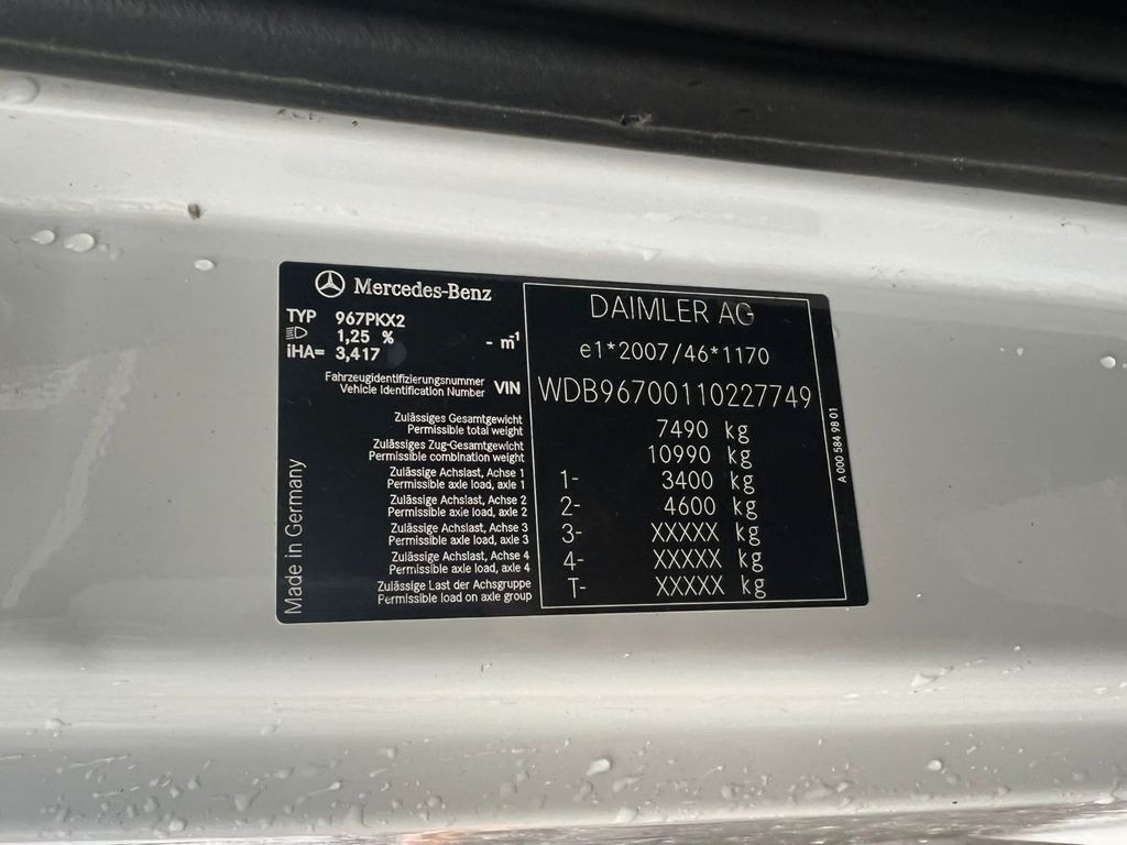 Mercedes-Benz 816 4X2 mit neuem Hyva Abroller Funk - Horgos rakodó teherautó: 2 kép. Mercedes-Benz 816 4X2 mit neuem Hyva Abroller Funk - Horgos rakodó teherautó: 2 kép.
