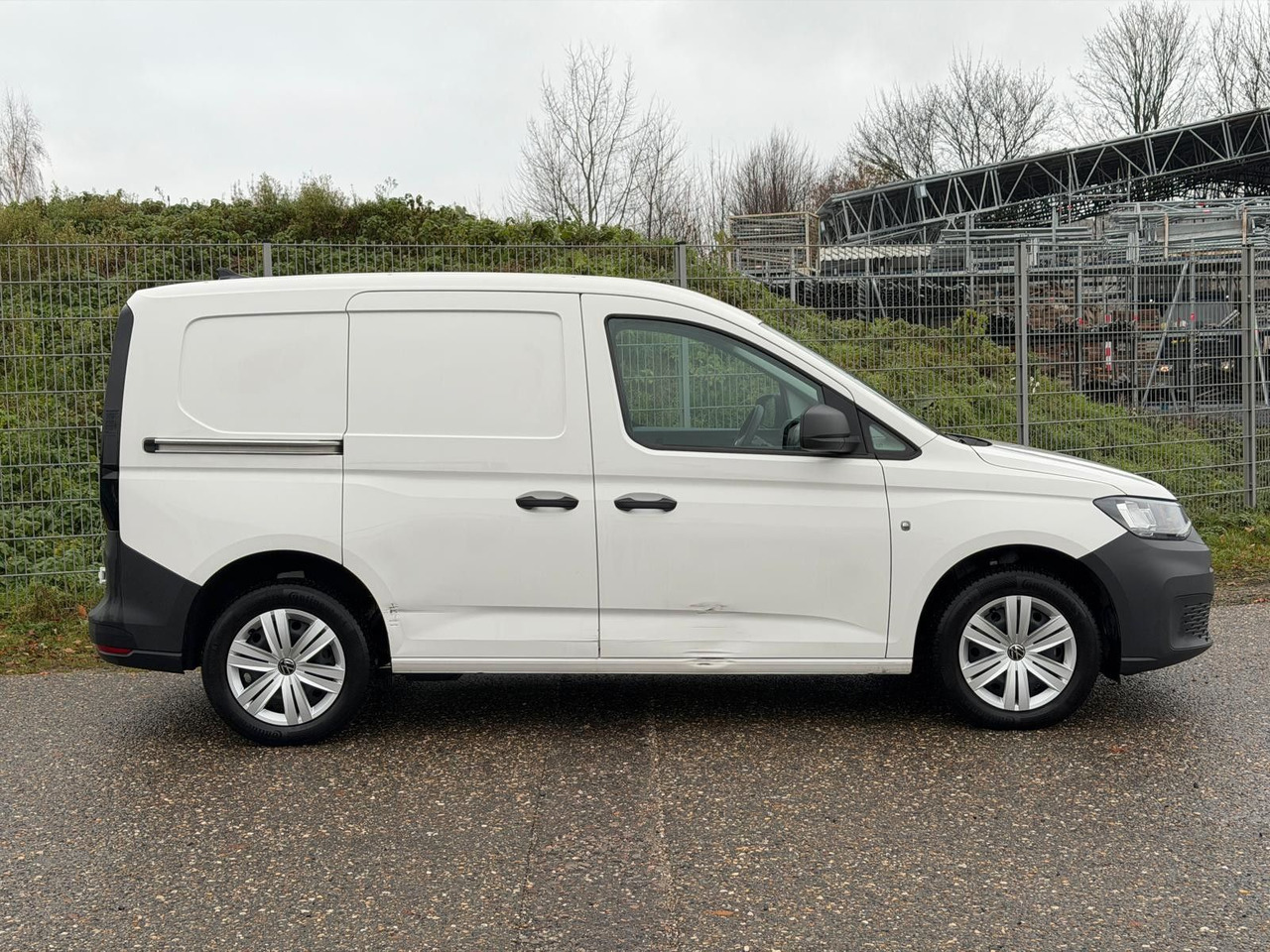 Volkswagen Caddy 4x2 | 2,0 TDI | Klima | PDC | Spurhalteass - Kisbusz: 5 kép. Volkswagen Caddy 4x2 | 2,0 TDI | Klima | PDC | Spurhalteass - Kisbusz: 5 kép.