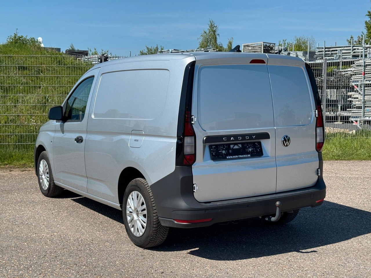 Volkswagen Caddy 4x2 | Klima | AHK | PDC | Spurhalteass. - Kisbusz: 3 kép. Volkswagen Caddy 4x2 | Klima | AHK | PDC | Spurhalteass. - Kisbusz: 3 kép.