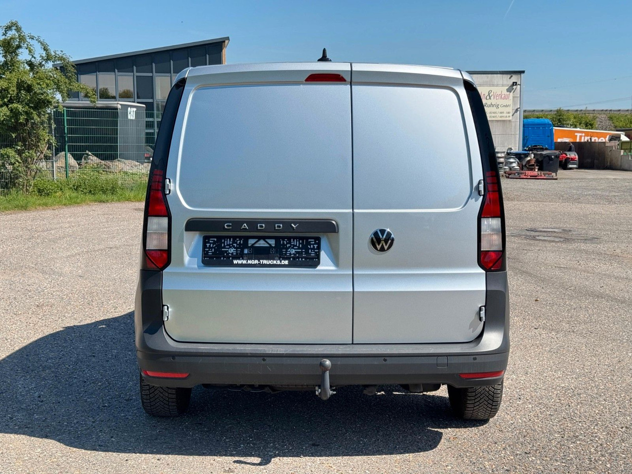 Volkswagen Caddy 4x2 | Klima | AHK | PDC | Spurhalteass. - Kisbusz: 4 kép. Volkswagen Caddy 4x2 | Klima | AHK | PDC | Spurhalteass. - Kisbusz: 4 kép.
