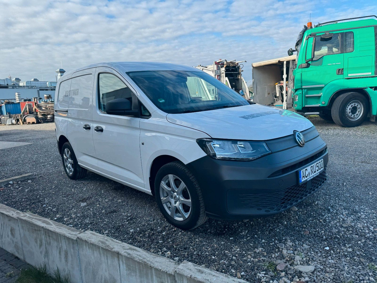 Volkswagen Caddy Cargo Basis 2,0 TDI Klima Radio touch - Autó: 1 kép. Volkswagen Caddy Cargo Basis 2,0 TDI Klima Radio touch - Autó: 1 kép.