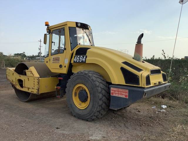Bomag BW219DH-4 - Talajtömörítő: 2 kép. Bomag BW219DH-4 - Talajtömörítő: 2 kép.