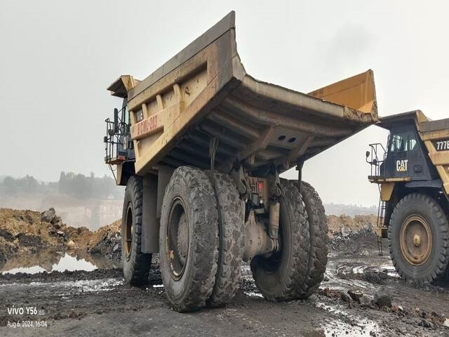 CAT 777E - Bánya teherautó: 2 kép. CAT 777E - Bánya teherautó: 2 kép.