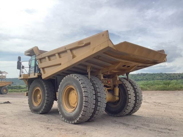CAT 777F - Bánya teherautó: 2 kép. CAT 777F - Bánya teherautó: 2 kép.
