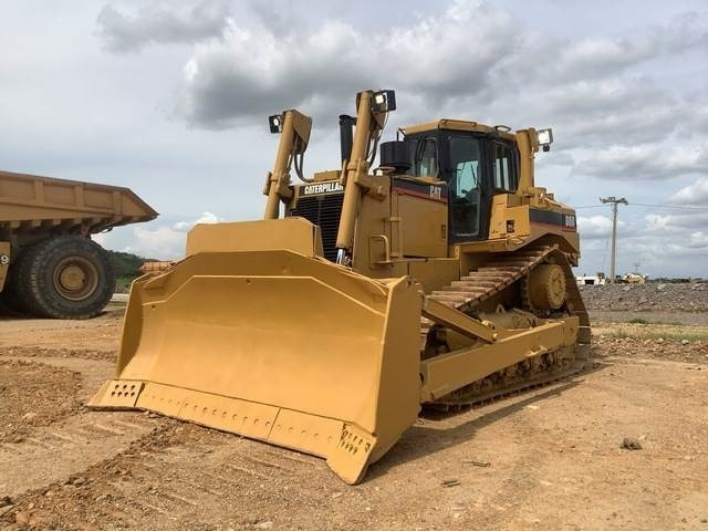CAT D8R - Buldózer: 1 kép. CAT D8R - Buldózer: 1 kép.