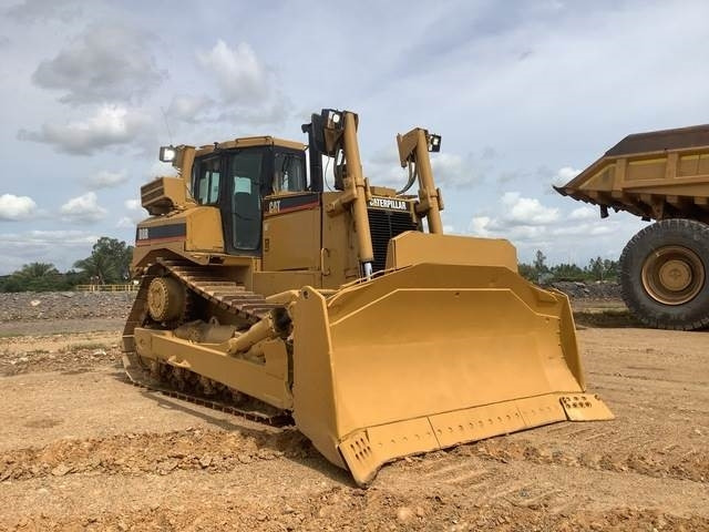 CAT D8R - Buldózer: 4 kép. CAT D8R - Buldózer: 4 kép.