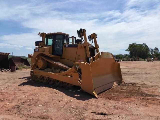 CAT D8T - Buldózer: 1 kép. CAT D8T - Buldózer: 1 kép.