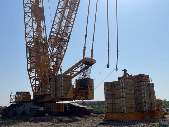 Liebherr LR1600/2 - Lánctalpas daru: 2 kép. Liebherr LR1600/2 - Lánctalpas daru: 2 kép.