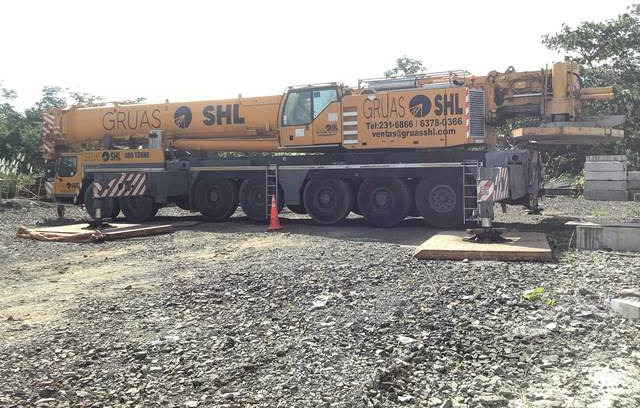 Liebherr LTM1400 - Terepjáró autódaru: 2 kép. Liebherr LTM1400 - Terepjáró autódaru: 2 kép.