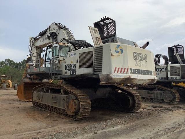Liebherr R984C - Lánctalpas kotró: 2 kép. Liebherr R984C - Lánctalpas kotró: 2 kép.