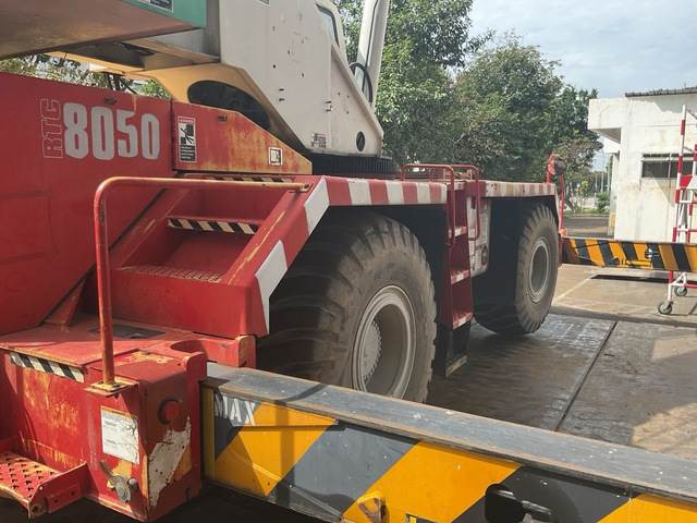 Terepjáró mobil daru Link-Belt RTC8050-2: 13 kép.