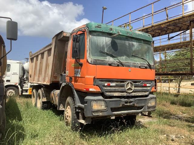 Mercedes-Benz ACTROS 3341 - Billenőplatós teherautó: 4 kép. Mercedes-Benz ACTROS 3341 - Billenőplatós teherautó: 4 kép.