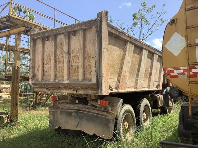 Mercedes-Benz ACTROS 3341 - Billenőplatós teherautó: 3 kép. Mercedes-Benz ACTROS 3341 - Billenőplatós teherautó: 3 kép.