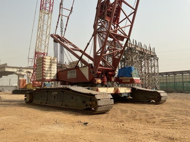 Terex Demag CC2800 - Lánctalpas daru: 4 kép. Terex Demag CC2800 - Lánctalpas daru: 4 kép.
