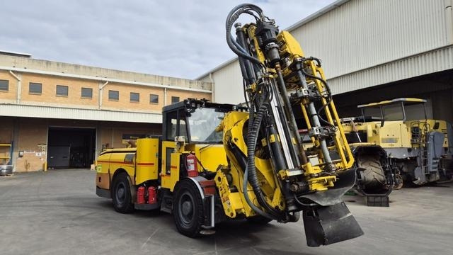 Atlas Copco Simba MC4 ITH - Fúrógép: 4 kép. Atlas Copco Simba MC4 ITH - Fúrógép: 4 kép.