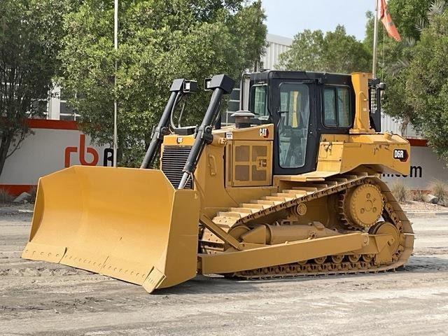 CAT D6R XL - Buldózer: 1 kép. CAT D6R XL - Buldózer: 1 kép.
