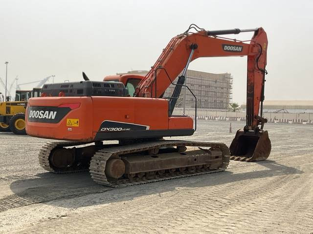 Doosan DX300LC-9C - Lánctalpas kotró: 3 kép. Doosan DX300LC-9C - Lánctalpas kotró: 3 kép.