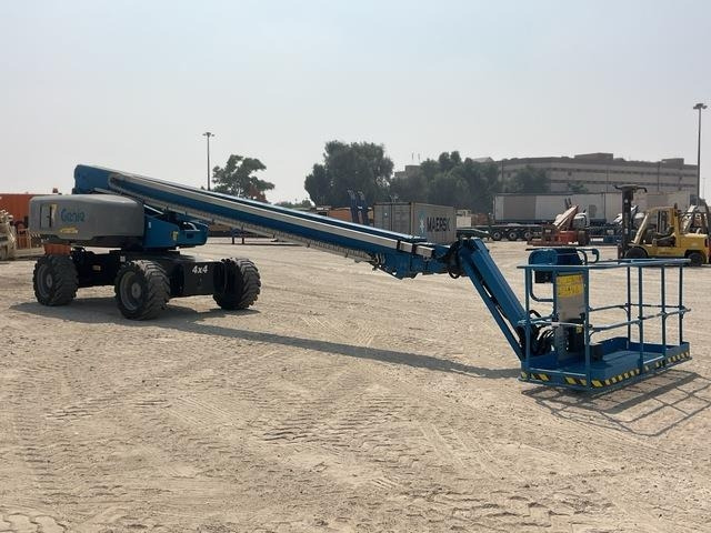 Genie S85 XC - Teleszkópos emelő: 4 kép. Genie S85 XC - Teleszkópos emelő: 4 kép.