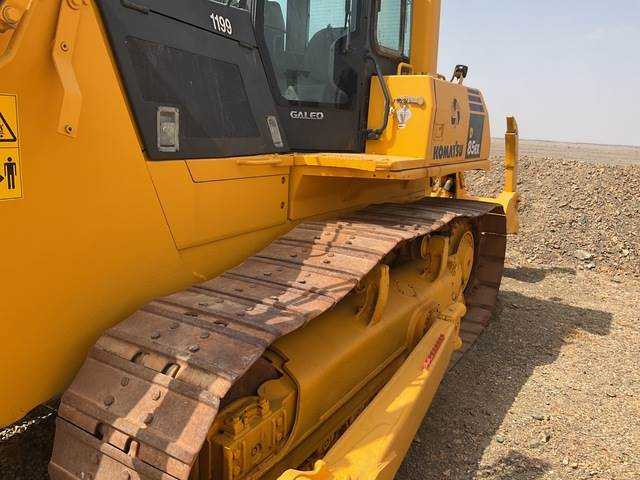 Buldózer Komatsu D85EX-15: 9 kép.