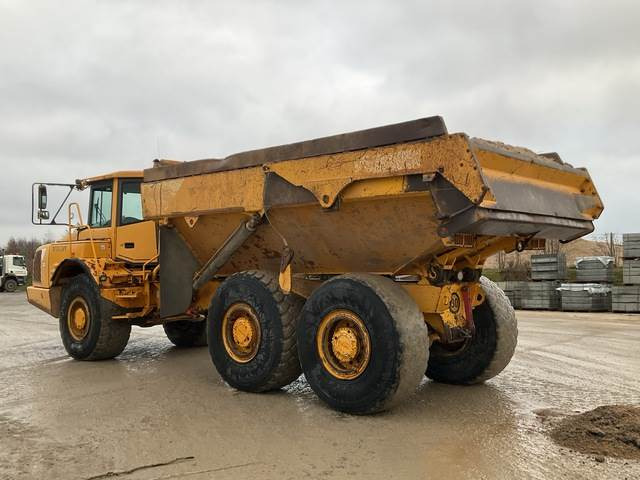 Volvo A30D - Csuklós dömper: 2 kép. Volvo A30D - Csuklós dömper: 2 kép.