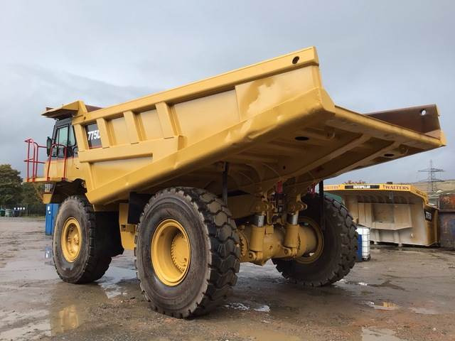 CAT 775D - Bánya teherautó: 2 kép. CAT 775D - Bánya teherautó: 2 kép.