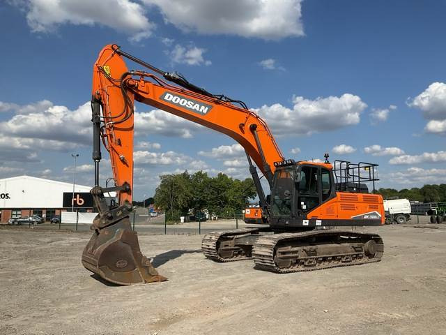 Doosan DX300LC-7 - Lánctalpas kotró: 1 kép. Doosan DX300LC-7 - Lánctalpas kotró: 1 kép.