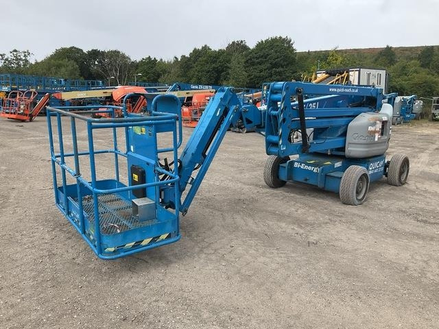 Genie Z45/25J - Személyemelő: 1 kép. Genie Z45/25J - Személyemelő: 1 kép.