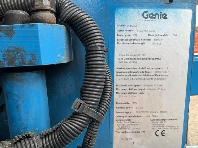 Genie Z45/25J - Személyemelő: 5 kép. Genie Z45/25J - Személyemelő: 5 kép.