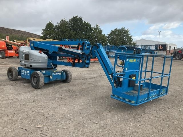 Genie Z45/25J - Személyemelő: 4 kép. Genie Z45/25J - Személyemelő: 4 kép.