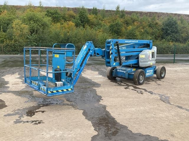 Genie Z45/25J - Személyemelő: 1 kép. Genie Z45/25J - Személyemelő: 1 kép.