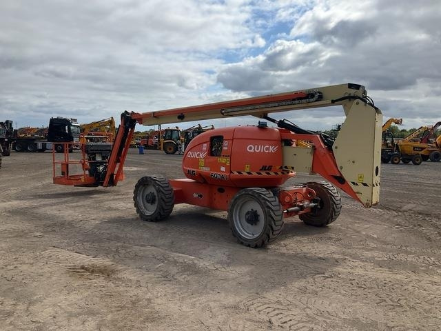 JLG 600AJ - Személyemelő: 2 kép. JLG 600AJ - Személyemelő: 2 kép.