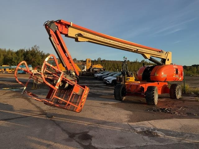 JLG 860SJ - Személyemelő: 1 kép. JLG 860SJ - Személyemelő: 1 kép.