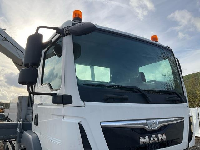 MAN TGM26.290 lízing MAN TGM26.290: 9 kép. MAN TGM26.290 lízing MAN TGM26.290: 9 kép.