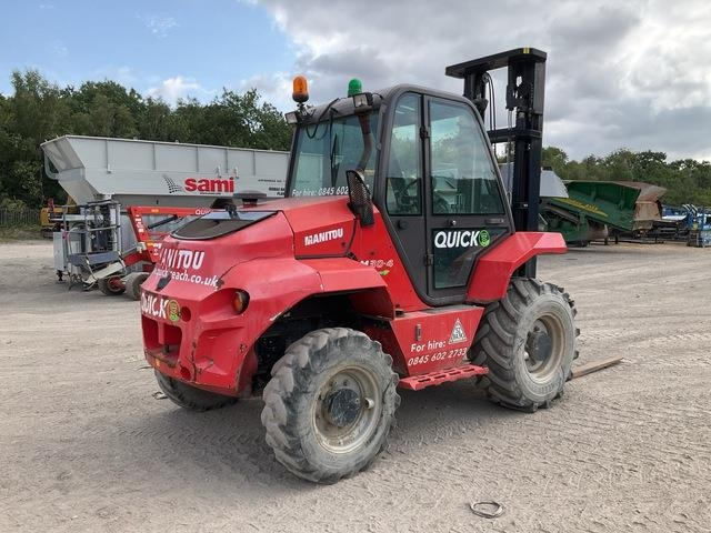 Manitou M30-4 - Terepjáró képességű targoncá: 3 kép. Manitou M30-4 - Terepjáró képességű targoncá: 3 kép.