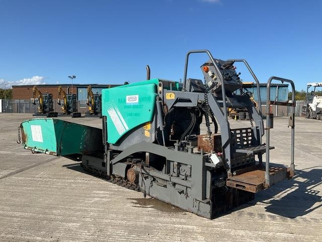 Vögele Super 800 - Útburkológép: 2 kép. Vögele Super 800 - Útburkológép: 2 kép.