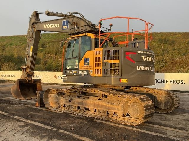 Volvo ECR355EL - Lánctalpas kotró: 2 kép. Volvo ECR355EL - Lánctalpas kotró: 2 kép.