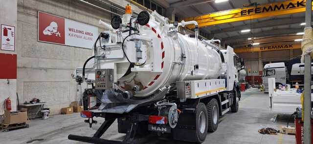 MAN TGS33.400 Jetter - Szippantós autó: 3 kép. MAN TGS33.400 Jetter - Szippantós autó: 3 kép.