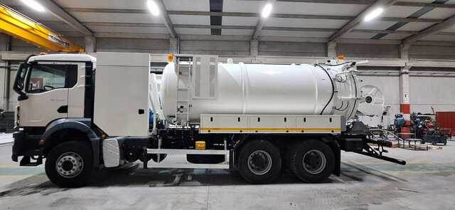 MAN TGS33.400 Jetter - Szippantós autó: 3 kép. MAN TGS33.400 Jetter - Szippantós autó: 3 kép.