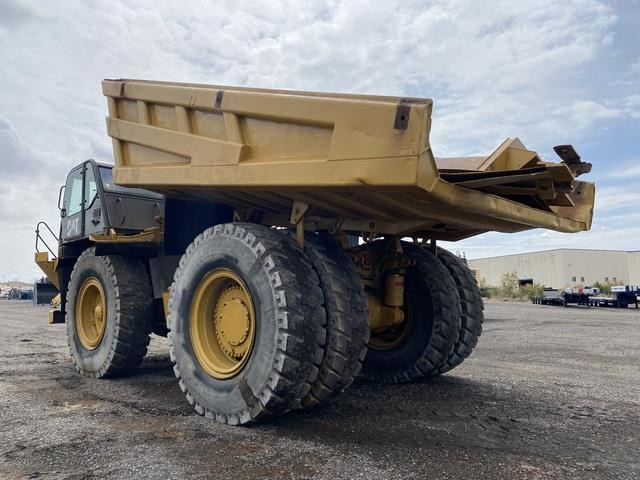 CAT 777F - Bánya teherautó: 2 kép. CAT 777F - Bánya teherautó: 2 kép.