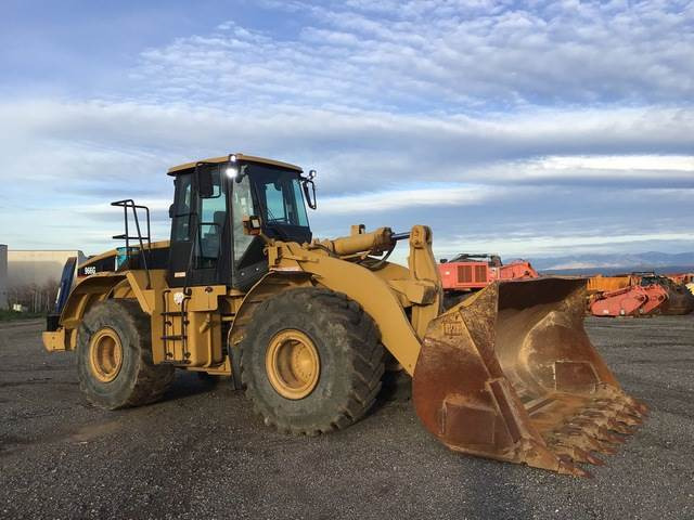 CAT 966G - Gumikerekes homlokrakodó: 4 kép. CAT 966G - Gumikerekes homlokrakodó: 4 kép.