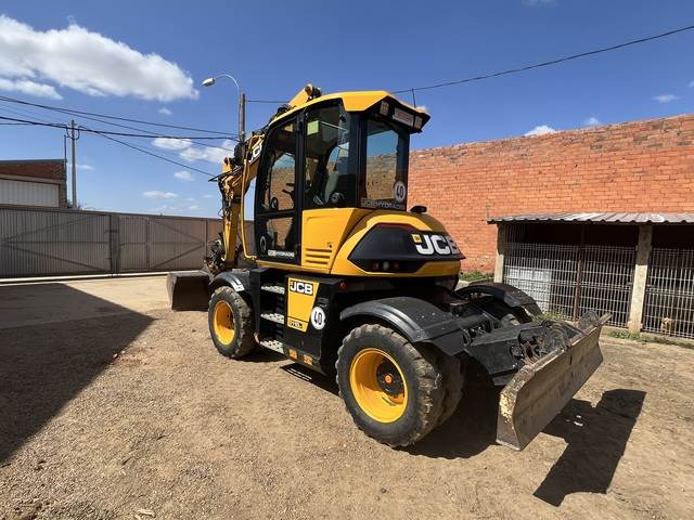 JCB HD110WTT4 - Gumikerekes kotró: 2 kép. JCB HD110WTT4 - Gumikerekes kotró: 2 kép.