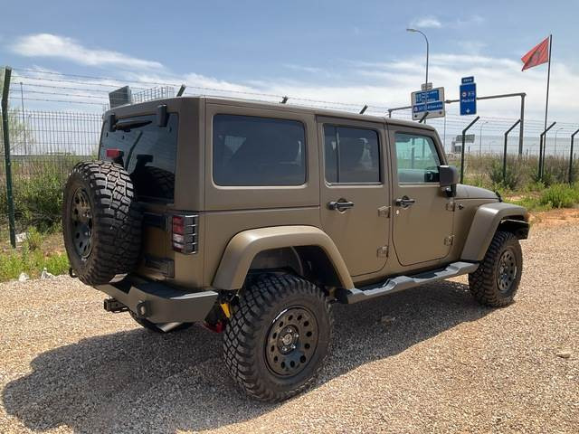 Jeep Wrangler JK Command - Autó: 3 kép. Jeep Wrangler JK Command - Autó: 3 kép.